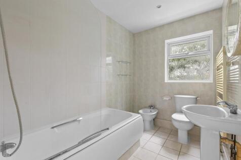 20a Maybrook Gardens, HP13 6PJ-4.jpg