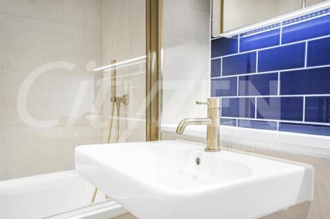 BATHROOM (SIMILAR APARTMENT)