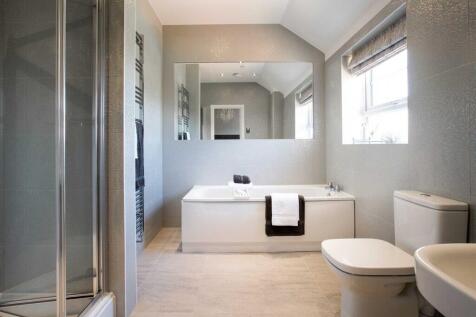 En suite with separate bath