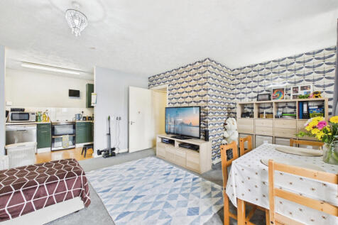 58a6037e-CAM04018G0-PR0453-STILL004