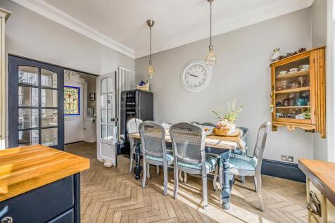 10 Kenilworth Road, Southsea-Smalll-PorticoMarketi