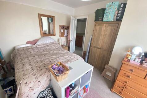 Bedroom 2.jpg