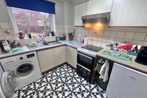 Kitchen 2.jpg