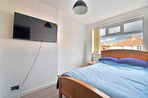3 bed, 1 bath Semi-Detached in Manchester - Photo 5