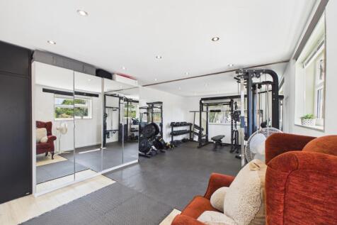Garage/Gym