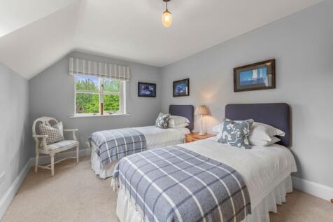 Bedroom 3, Cherry Holt, Irnham