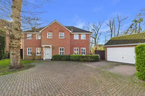 5 bed detached house for sale Grovebury, Locks He