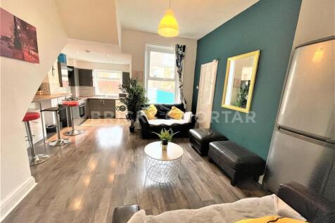 4 Bedroom House in NE6 5BE