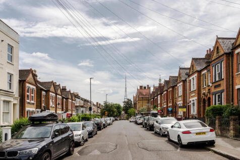 348672 - 4, 151 Gipsy Road-40.jpeg
