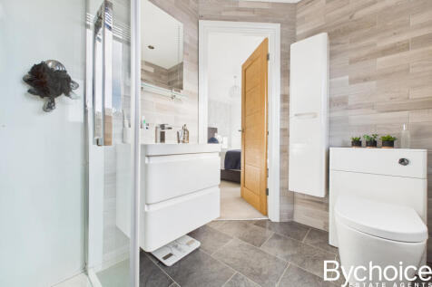 CAM05454G0-PR0096-STILL030