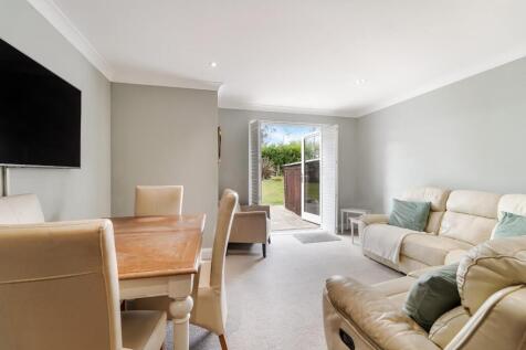 FURZE HILL COURT (7).jpg