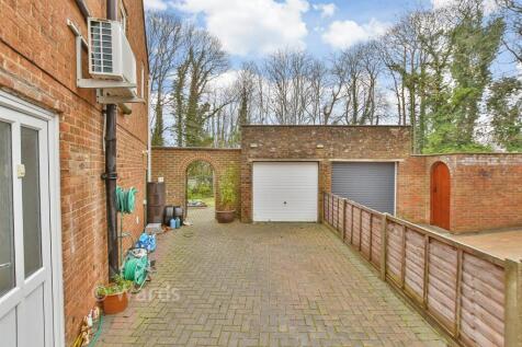 Side Driveway/Garage