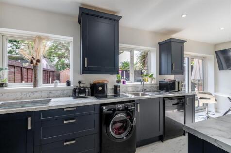 8650248-interior13.jpg
