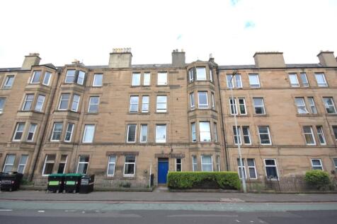 2 bedroom, 1st Floor, furnished flat in a traditional tenement on Slateford Road, Edinburgh. This property has a wealth of space and storage opportunities throughout and comes with traditional feature