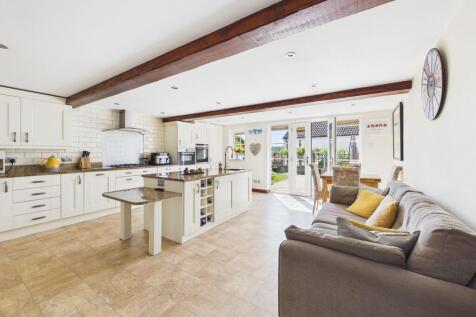 Open Plan Family Dining Kitchen