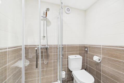 CAM03481G0-PR0114-STILL016