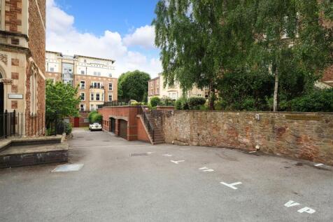 8 Pembroke Gate 22.JPG