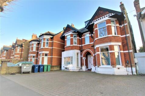 Hamways are delighted to present a bright and spacious one bedroom flat, ideally suited for professionals or couples.