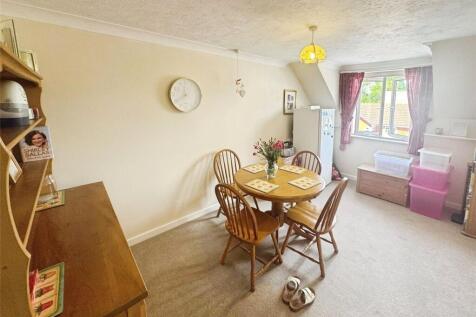 Bedroom1/Dining Room