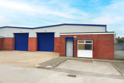 Light Industrial to rent in normanton