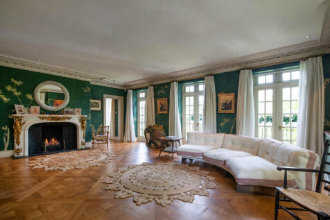 10 bed, 10 bath Detached in London - Photo 25