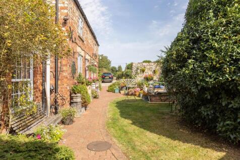 Rockery Cottage External-5.jpg