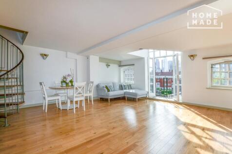 Superb Two bedrooms, Two Bathroom, Third-Floor Duplex Apartment with lift, in a Victorian Warehouse Conversion Within the Heart of Spitalfields with fantastic City Views.