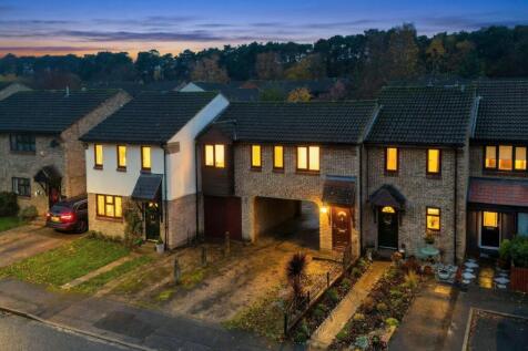 Chisbury Close
