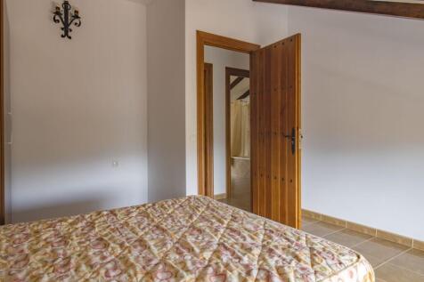 COL2532CH-bedroom8.1