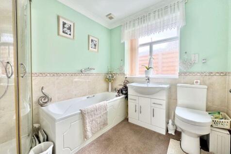 Annexe bathroom