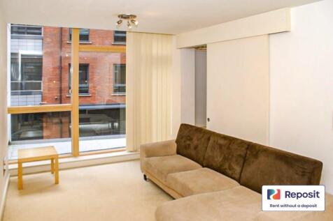 DEPOSIT FREE OPTION AVAILABLE | AVAILABLE 5TH AUGUST | FURNISHED | BILLS PACKAGE AVAILABLE FOR STUDENTS AT ADDITIONAL COST | This well-presented apartment is located in a quiet area, yet right in the