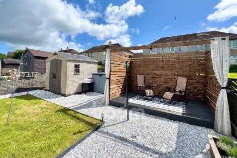 Blackthorn Avenue, Beith garden