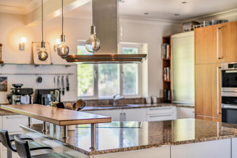 1326280196877e5eca73b1