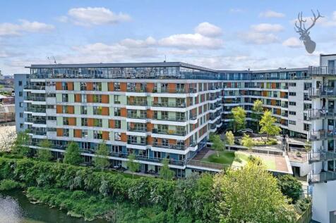 Fantastic two bedroom split-level apartment set within a secure and popular waterside development close to Hackney Wick and Victoria Park.