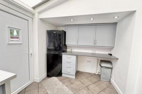 Kitchen 3.jpg