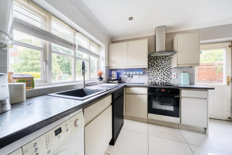 1330752-1-6890829...