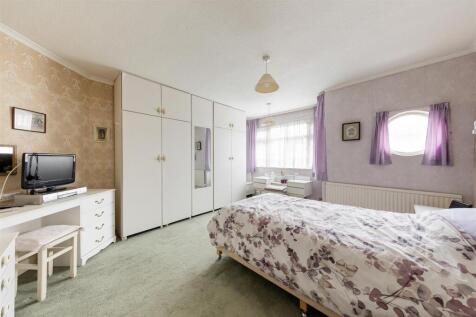 Dale View Gardens E4