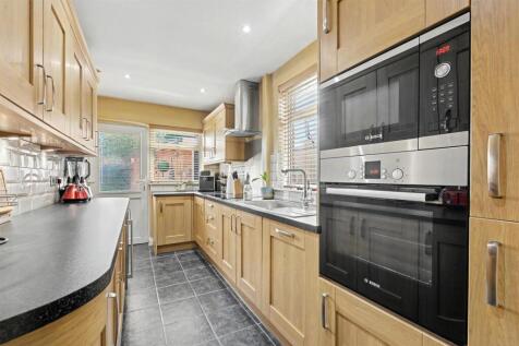 Kitchen (1).jpeg