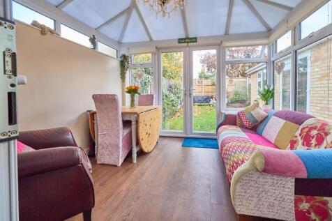 Conservatory/Dining Room to Rear