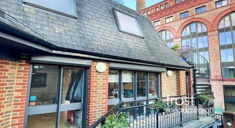 U10 92 Lots Road Chelsea SW10 Sale ex3.jpg