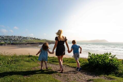 66673195f1fbf_Going-to-beach-Olivia