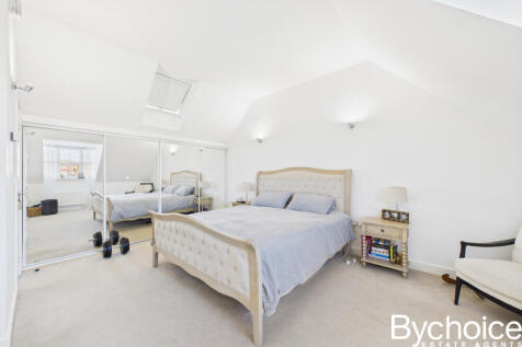 CAM05454G0-PR0089-STILL027