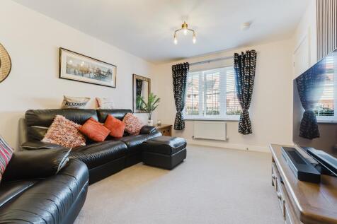 89 Sorrel Avenue, Desborough (14 of 42).jpg