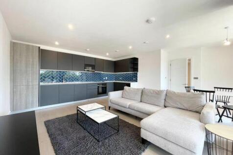 Modern 2 Bed Flat|Large Balcony with great view and skyline of City London I Huge Open-Plan Recption|Modern Kitchen & Bathroom|Excellent Transport Links |Station such as Bethnal Green & Whitechapel Ne