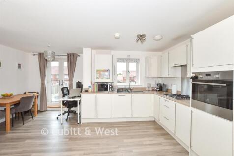Kitchen/ Lounge/ Diner