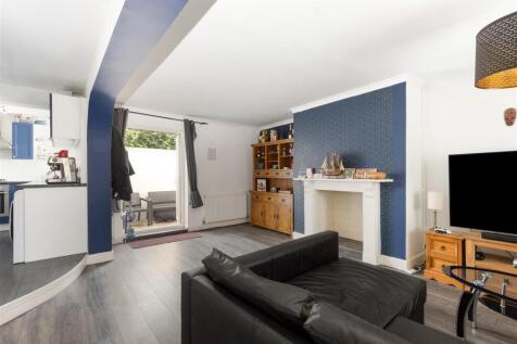 111848_Newholme-Upper-Bath-Street-6.jpg