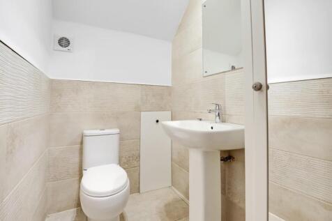 05-8695JHPropWorld - 60 Larkbere Road - 11.jpg