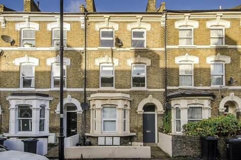 Fantastic one bedroom victorian conversion flat, close to Clapham and Brixton amenities.