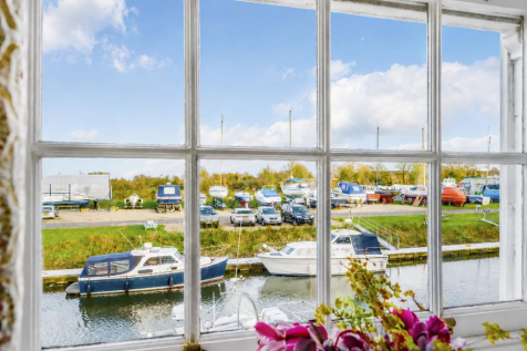 9c8b541a-8b27-4504-a3bf-c3f1a6a6c13d.png