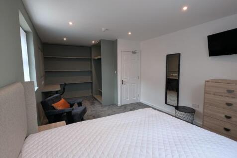 6 Bedroom House in L15 5AD